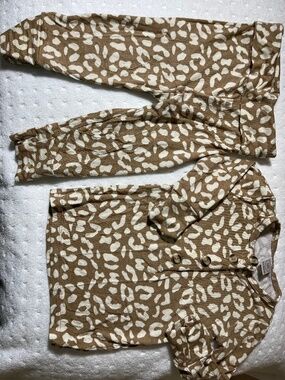 Lou Lou & Company Two Piece set 3-6 Mo